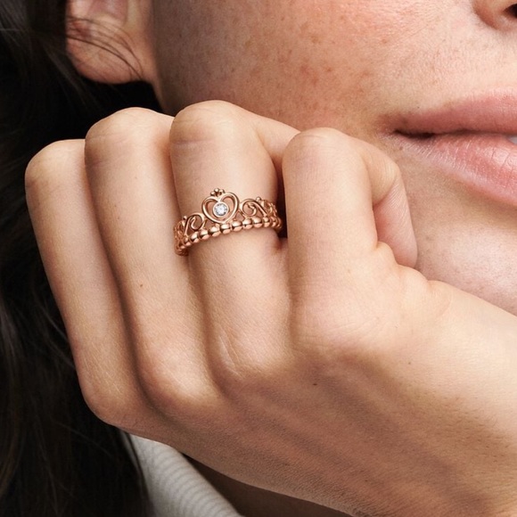 Pandora Princess Tiara Crown Ring - Picture 6 of 13